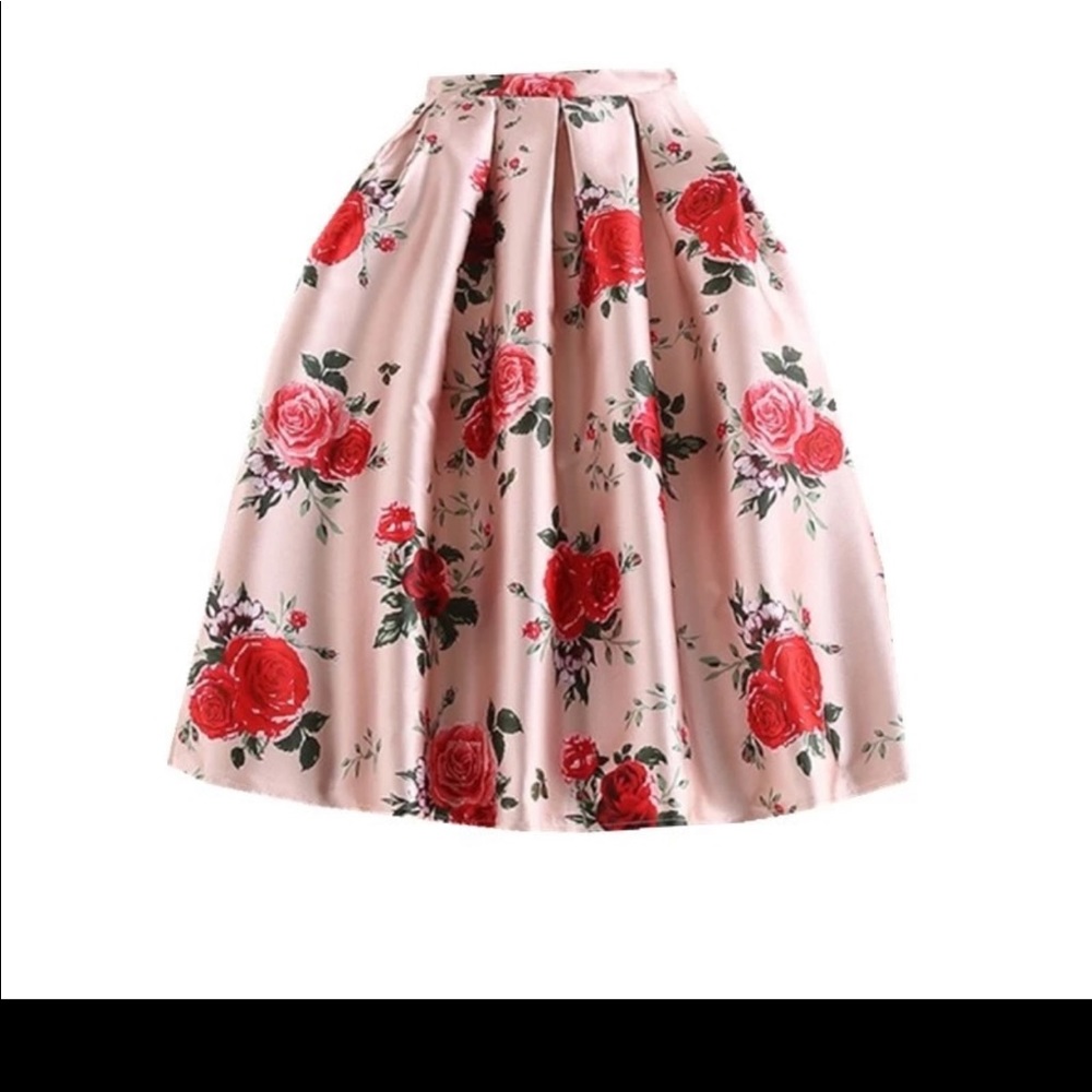 Beautiful pleated skirt - Picture 2 of 2